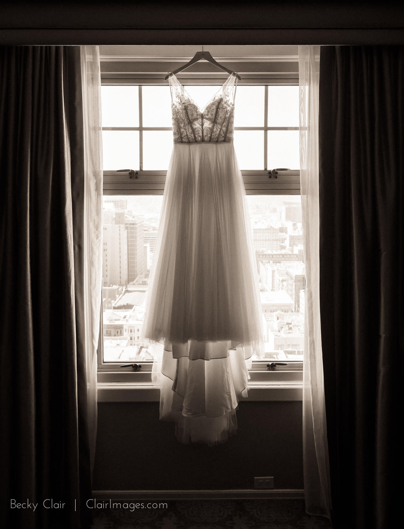 San Francisco Weddings - San Francisco City Hall © Clair Images 2017